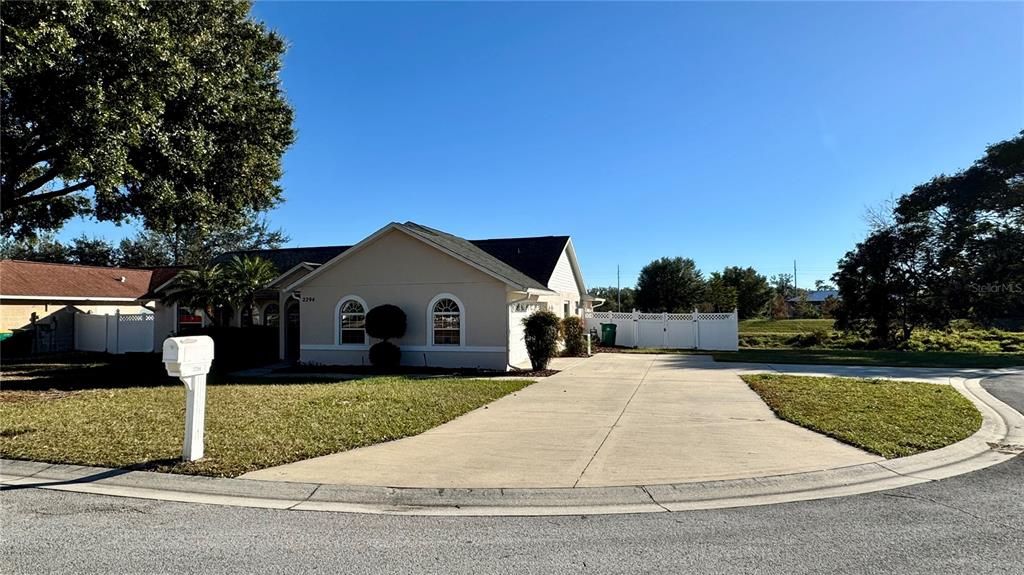 For Sale: $415,000 (3 beds, 2 baths, 1707 Square Feet)