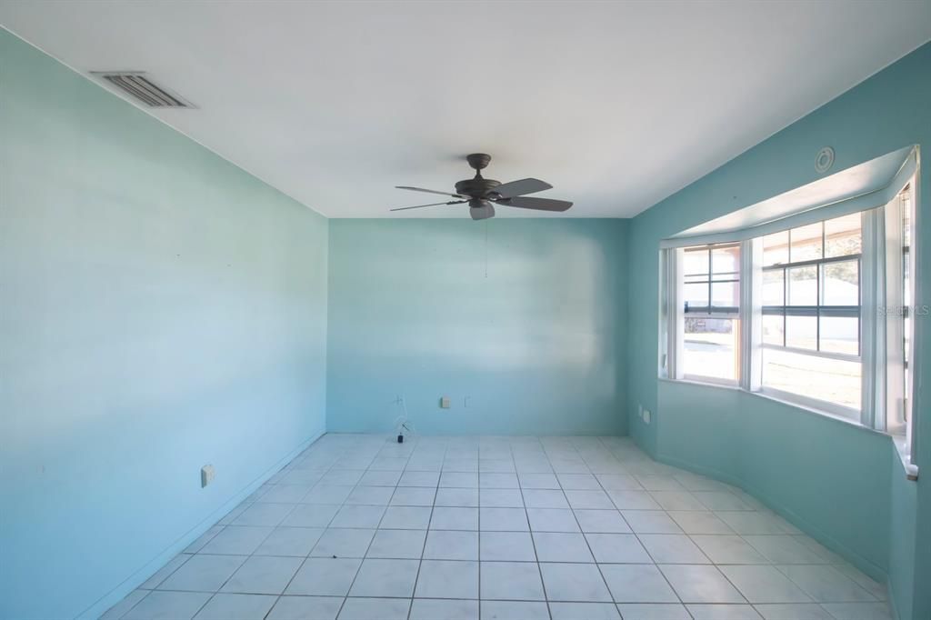 For Sale: $445,000 (3 beds, 3 baths, 1814 Square Feet)