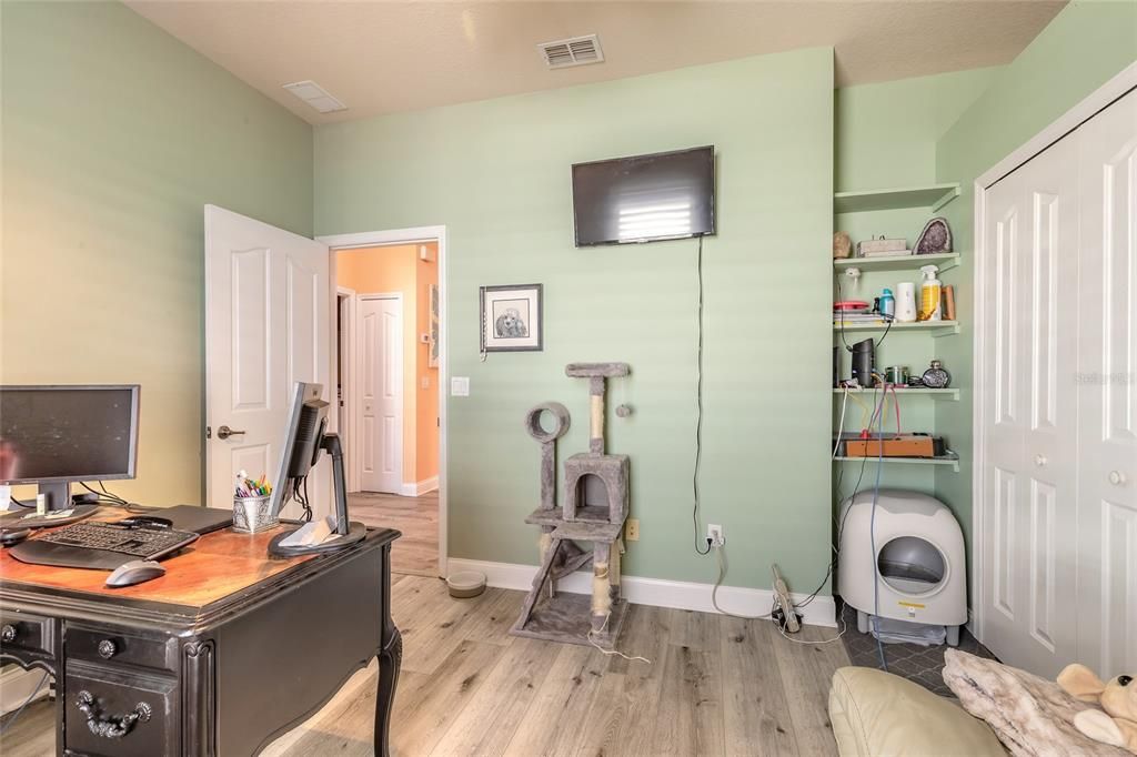 For Sale: $399,900 (3 beds, 2 baths, 1761 Square Feet)