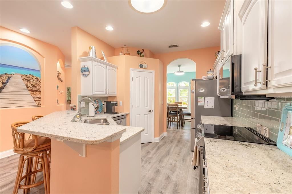 For Sale: $399,900 (3 beds, 2 baths, 1761 Square Feet)