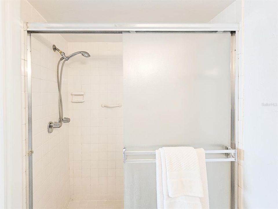 Primary Shower/Tub combo