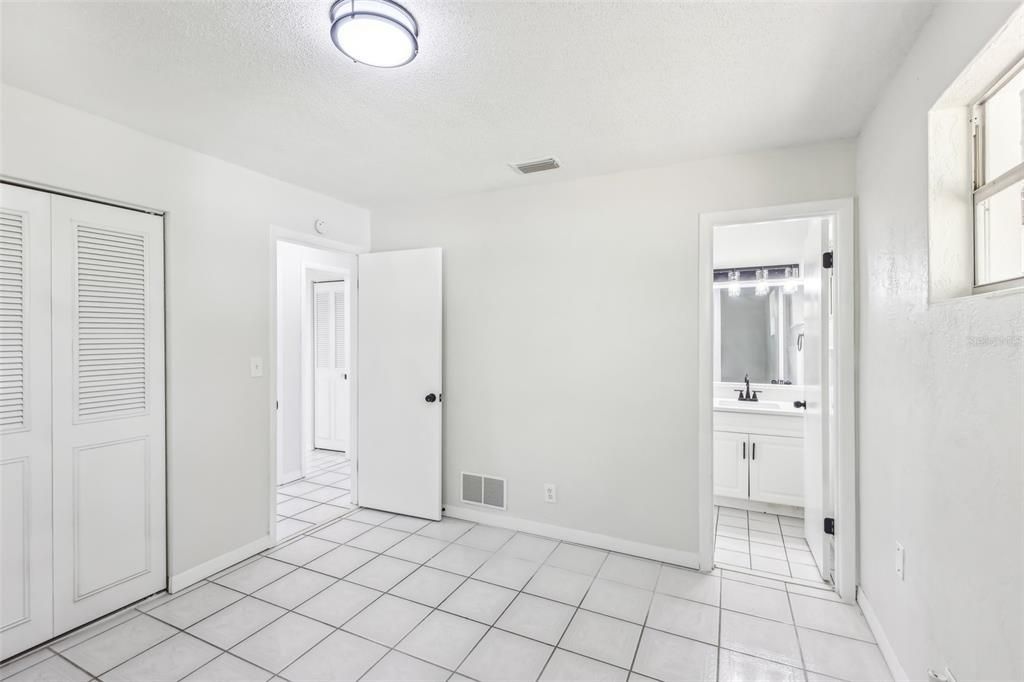 For Sale: $309,900 (3 beds, 2 baths, 1552 Square Feet)