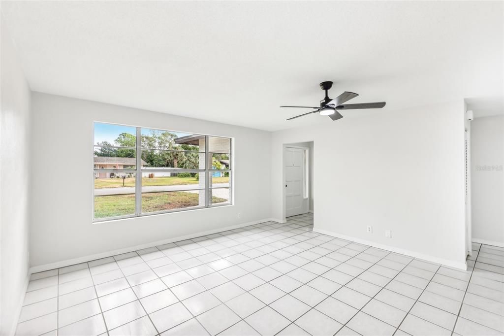 For Sale: $309,900 (3 beds, 2 baths, 1552 Square Feet)