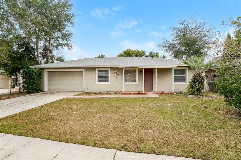 For Sale: $279,500 (3 beds, 2 baths, 1092 Square Feet)