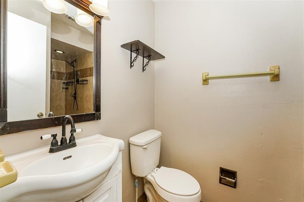 For Sale: $279,500 (3 beds, 2 baths, 1092 Square Feet)