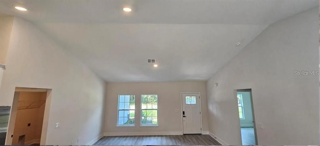 For Sale: $349,900 (3 beds, 2 baths, 1593 Square Feet)