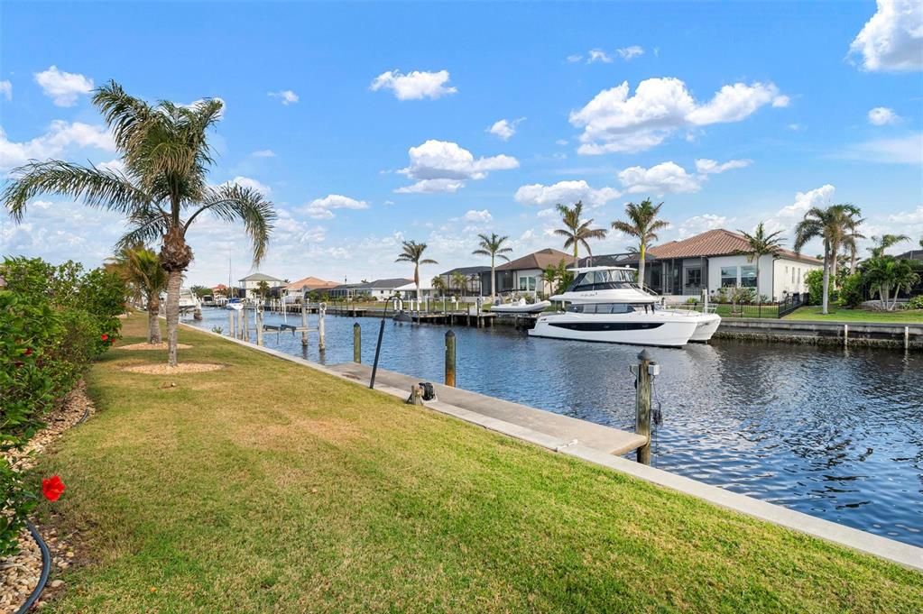 For Sale: $400,000 (3 beds, 2 baths, 1387 Square Feet)