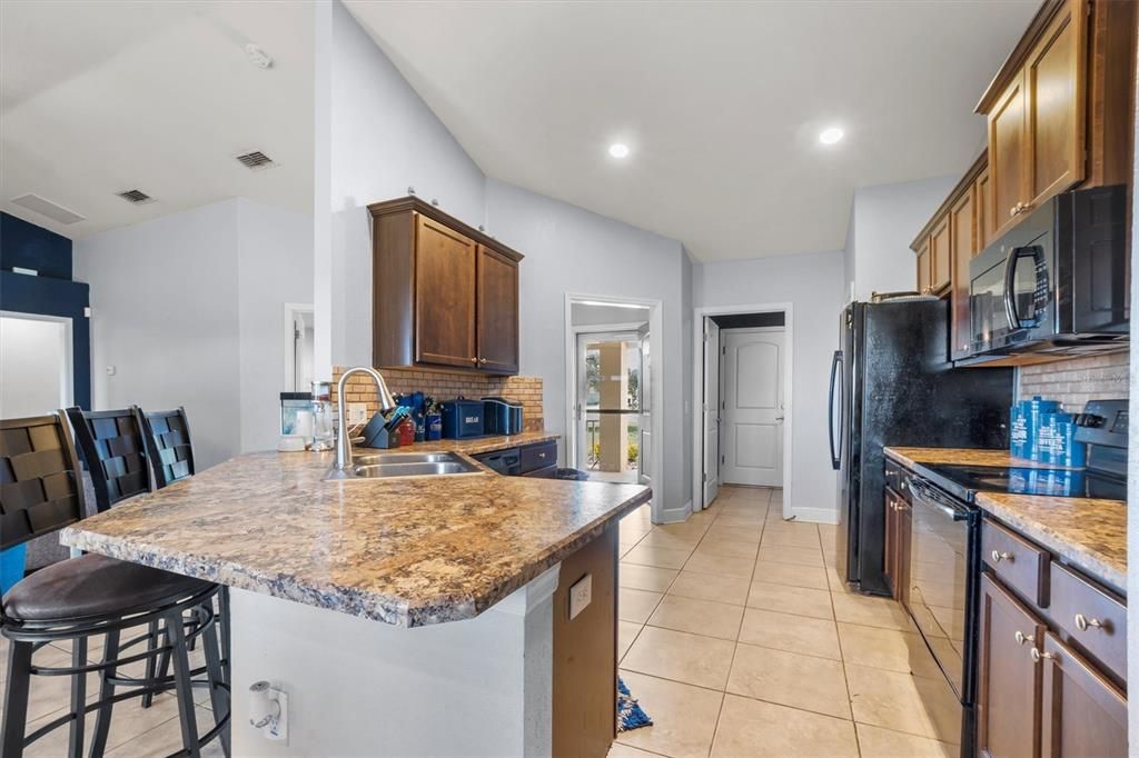 For Sale: $335,000 (4 beds, 2 baths, 1733 Square Feet)