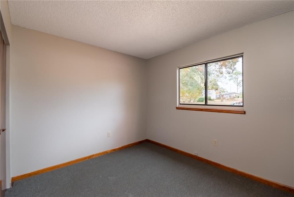 For Sale: $145,000 (2 beds, 1 baths, 672 Square Feet)