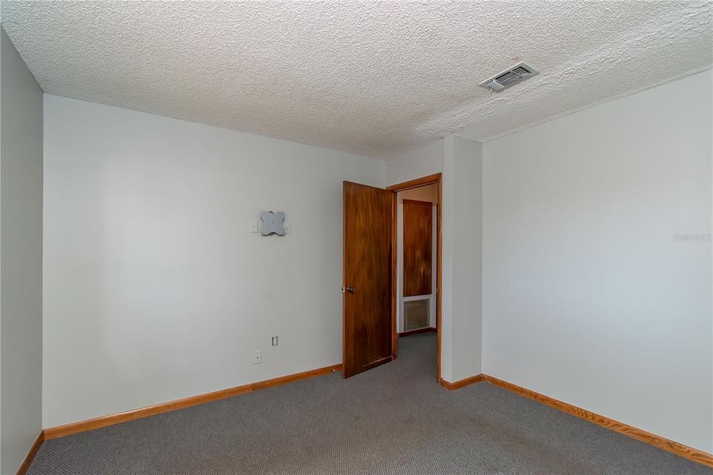 For Sale: $145,000 (2 beds, 1 baths, 672 Square Feet)