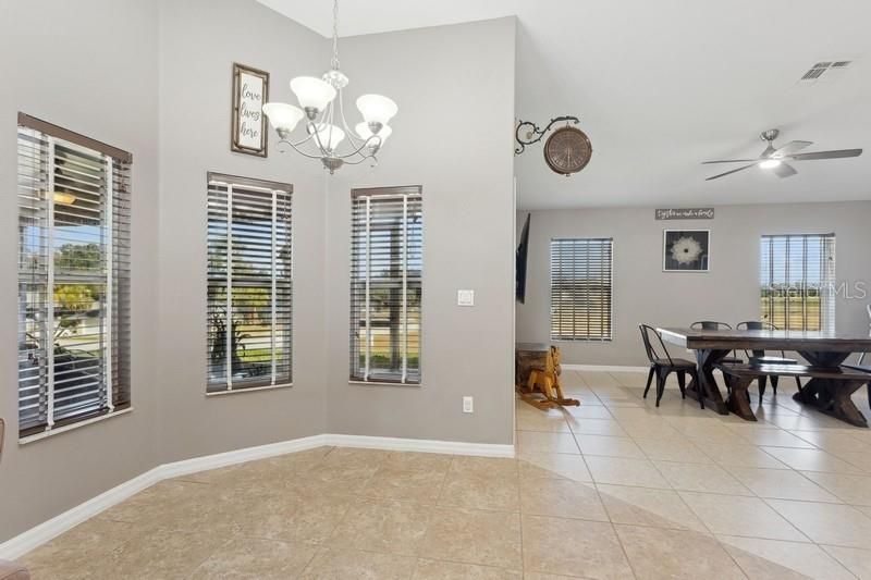 Dinette area between living and family rooms