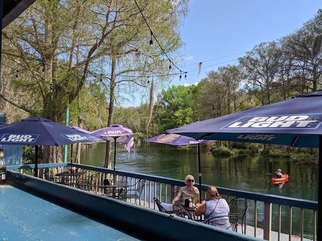 Swampy's on the River in Dunnellon