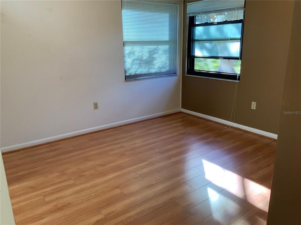 For Sale: $235,000 (2 beds, 2 baths, 1376 Square Feet)