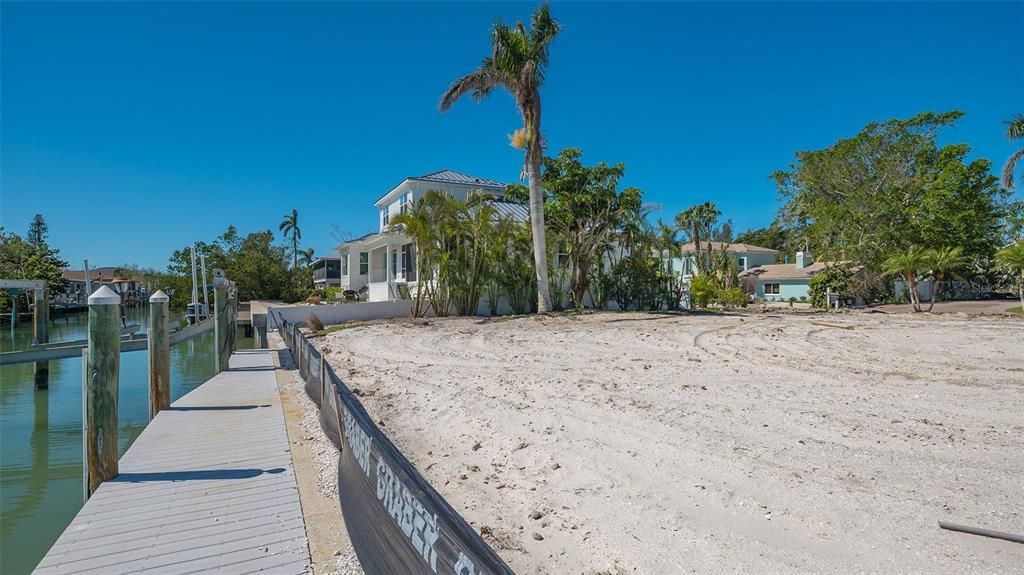 待售: $999,900 (0.23 acres)