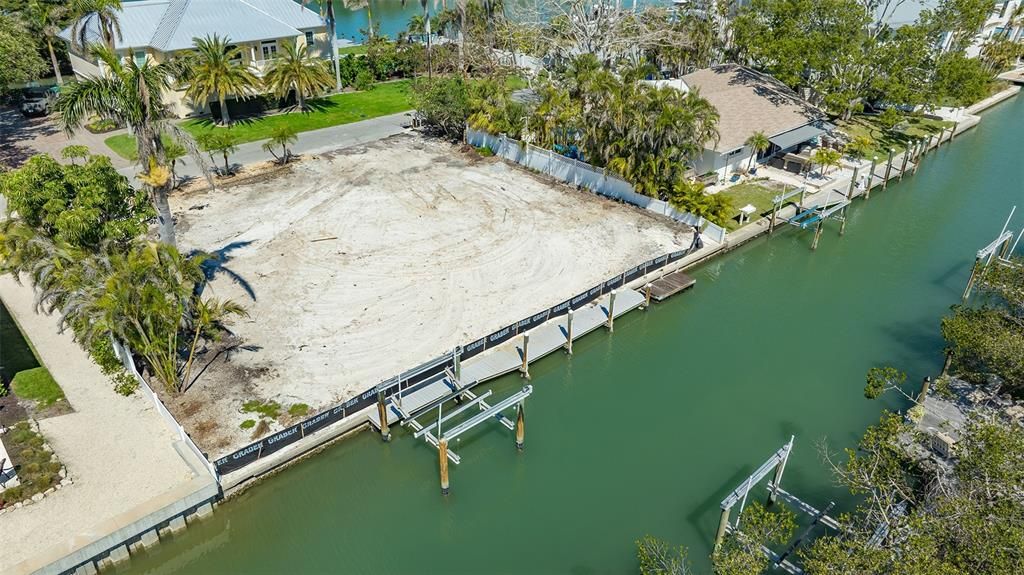 待售: $999,900 (0.23 acres)