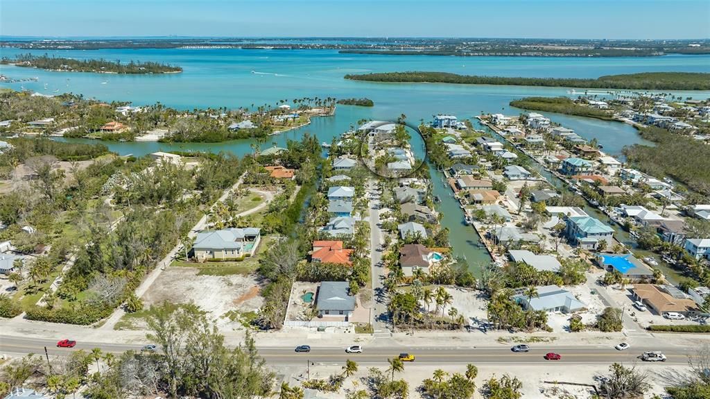 待售: $999,900 (0.23 acres)