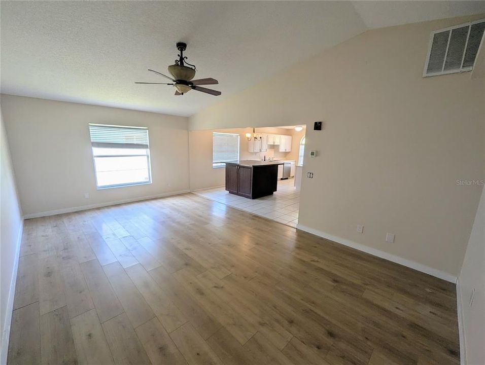 For Sale: $369,900 (3 beds, 2 baths, 1235 Square Feet)