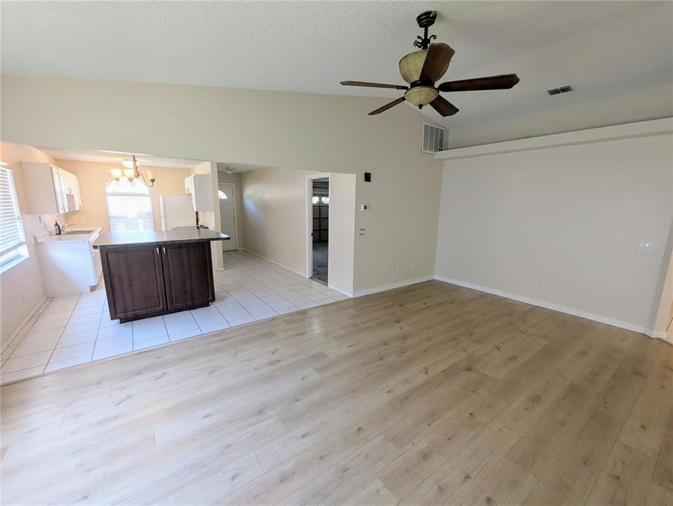 For Sale: $369,900 (3 beds, 2 baths, 1235 Square Feet)