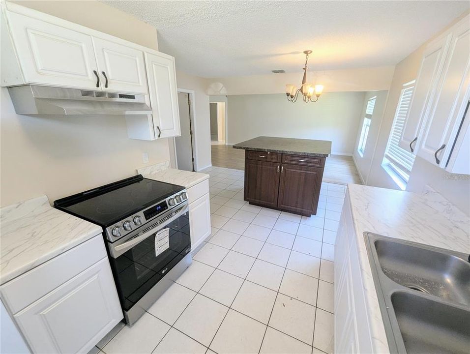 For Sale: $369,900 (3 beds, 2 baths, 1235 Square Feet)