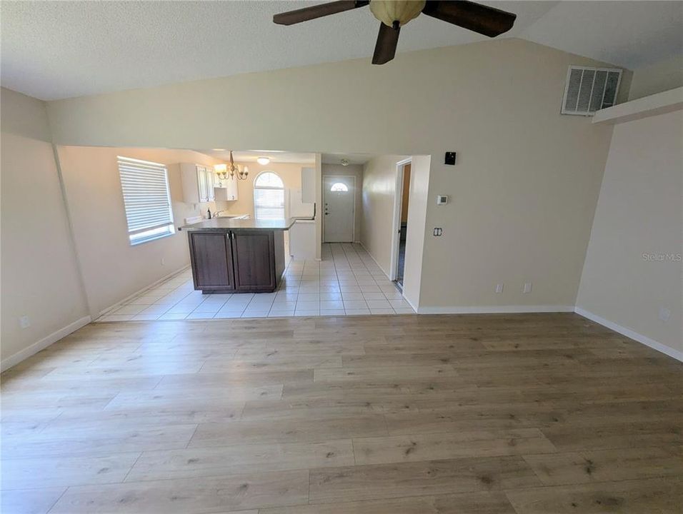 For Sale: $369,900 (3 beds, 2 baths, 1235 Square Feet)