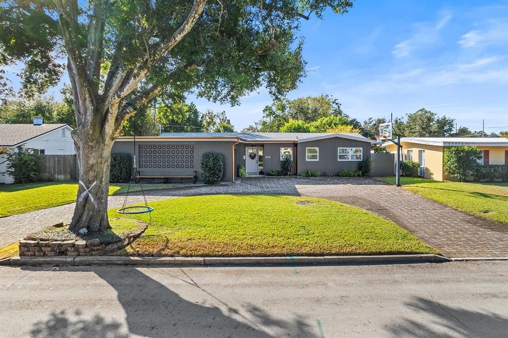 For Sale: $729,000 (3 beds, 2 baths, 1705 Square Feet)