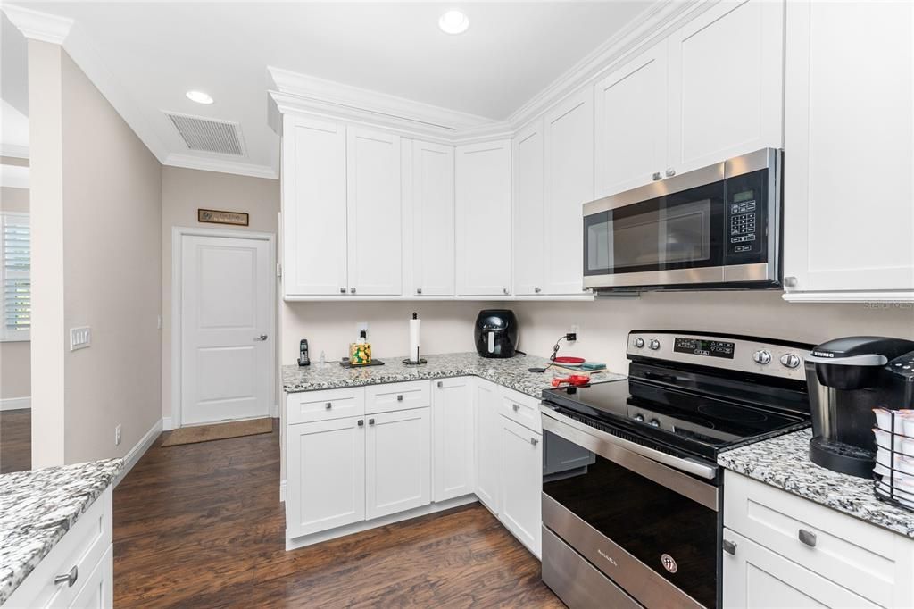 For Sale: $449,900 (3 beds, 2 baths, 1910 Square Feet)