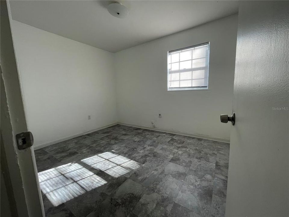 For Sale: $230,000 (3 beds, 1 baths, 969 Square Feet)