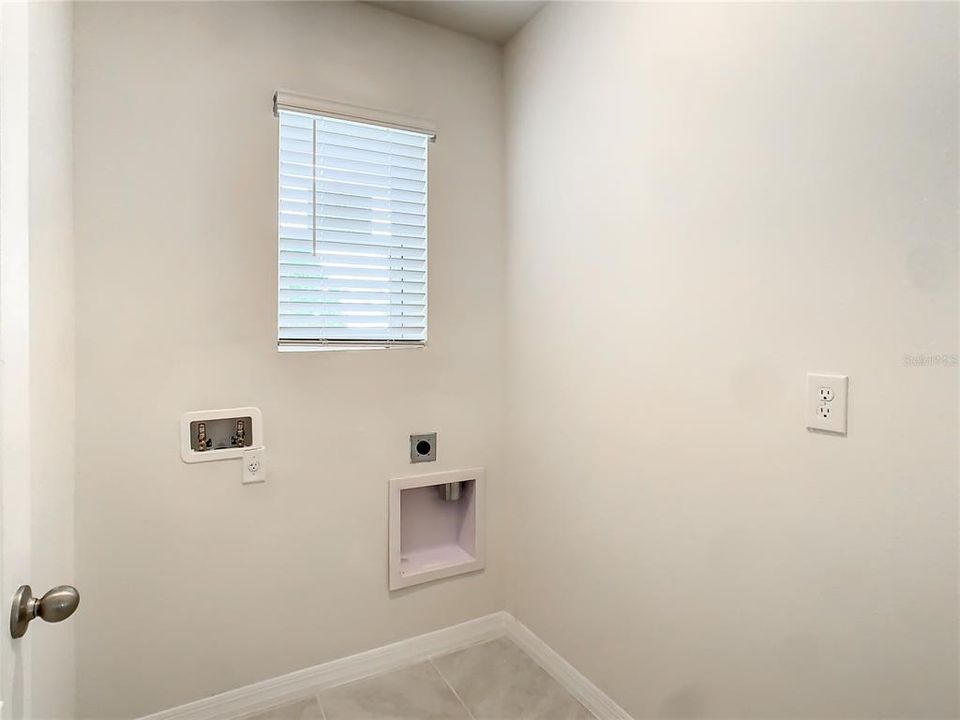 For Sale: $339,900 (3 beds, 2 baths, 1516 Square Feet)