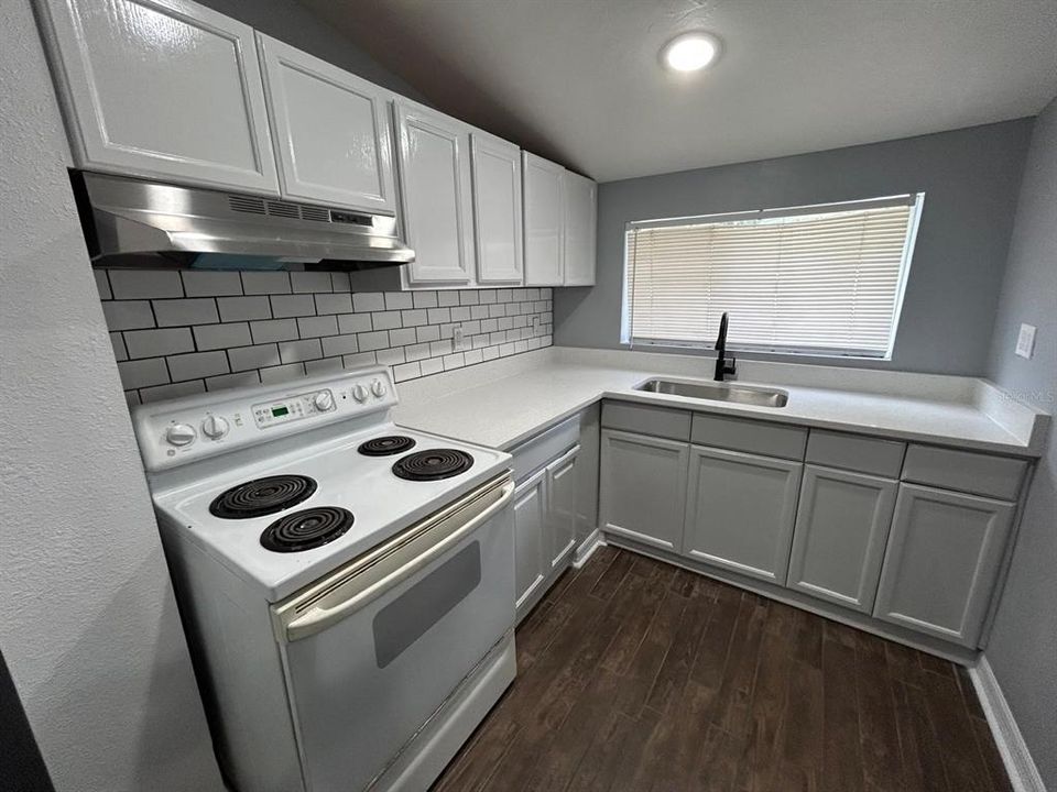 For Sale: $229,000 (3 beds, 1 baths, 1319 Square Feet)