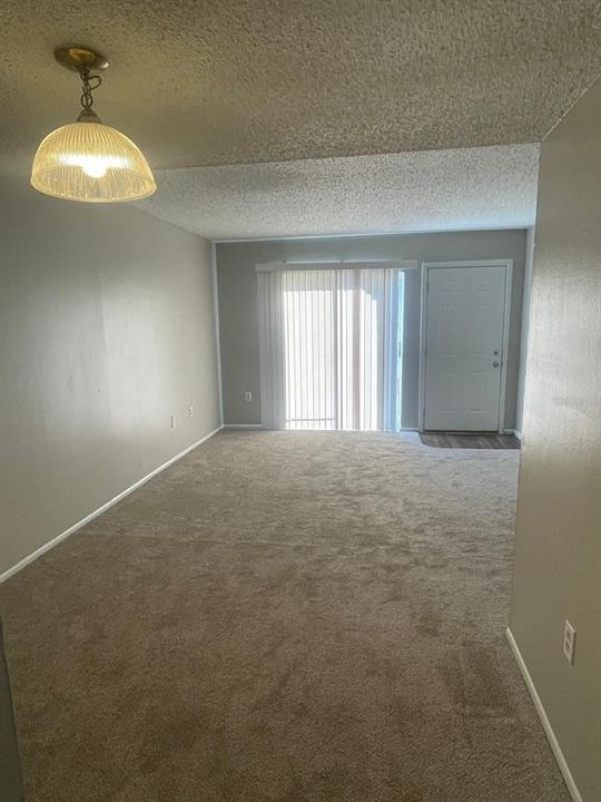 For Rent: $1,200 (1 beds, 1 baths, 765 Square Feet)