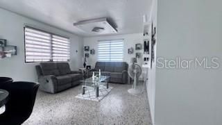 En Venta: $195,000 (4 camas, 2 baños, 2281 Pies cuadrados)