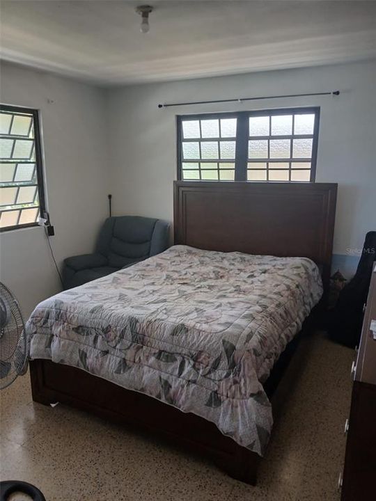 En Venta: $195,000 (4 camas, 2 baños, 2281 Pies cuadrados)