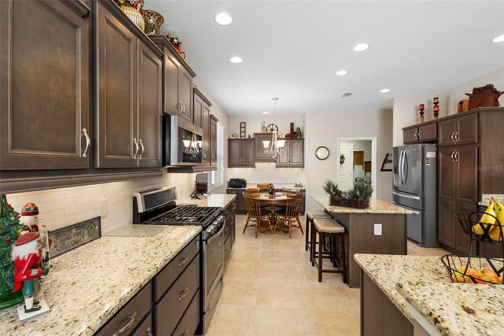 Eating space in Kitchen; Built in Desk