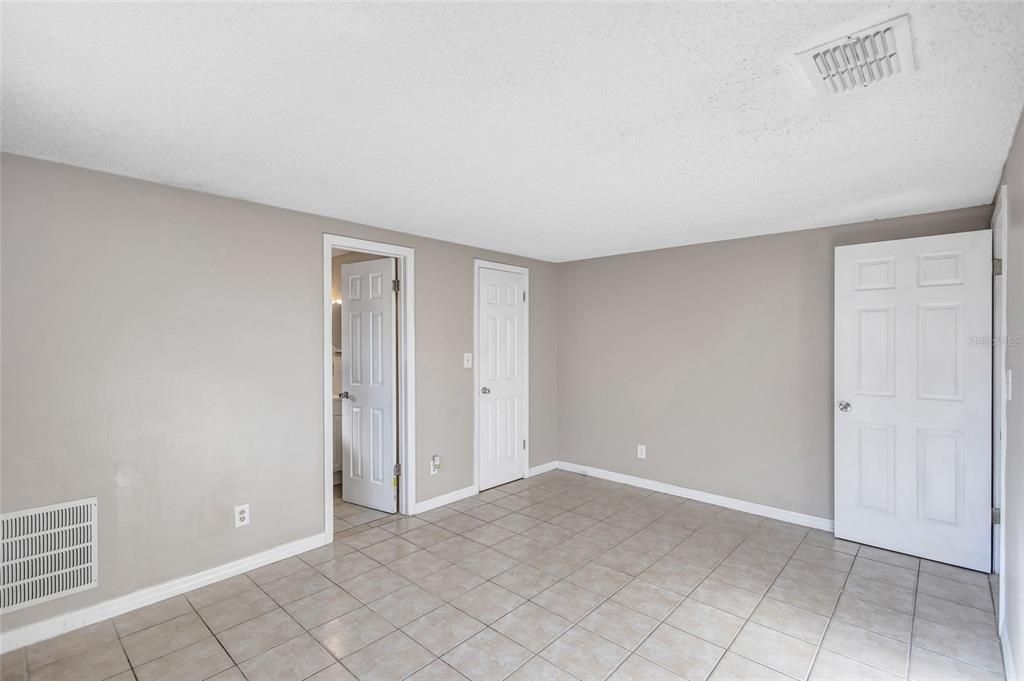 For Sale: $259,000 (3 beds, 2 baths, 1302 Square Feet)