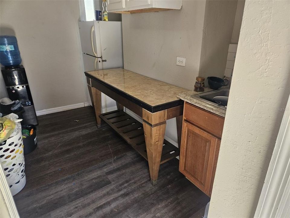 2 unit kitchenette