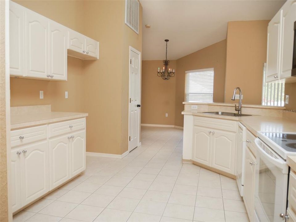 For Sale: $319,900 (3 beds, 2 baths, 1859 Square Feet)