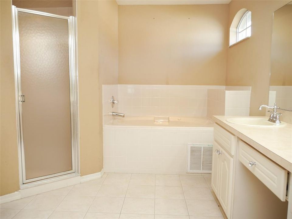 For Sale: $319,900 (3 beds, 2 baths, 1859 Square Feet)