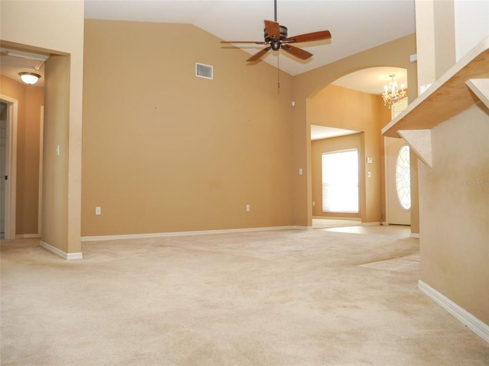 For Sale: $319,900 (3 beds, 2 baths, 1859 Square Feet)