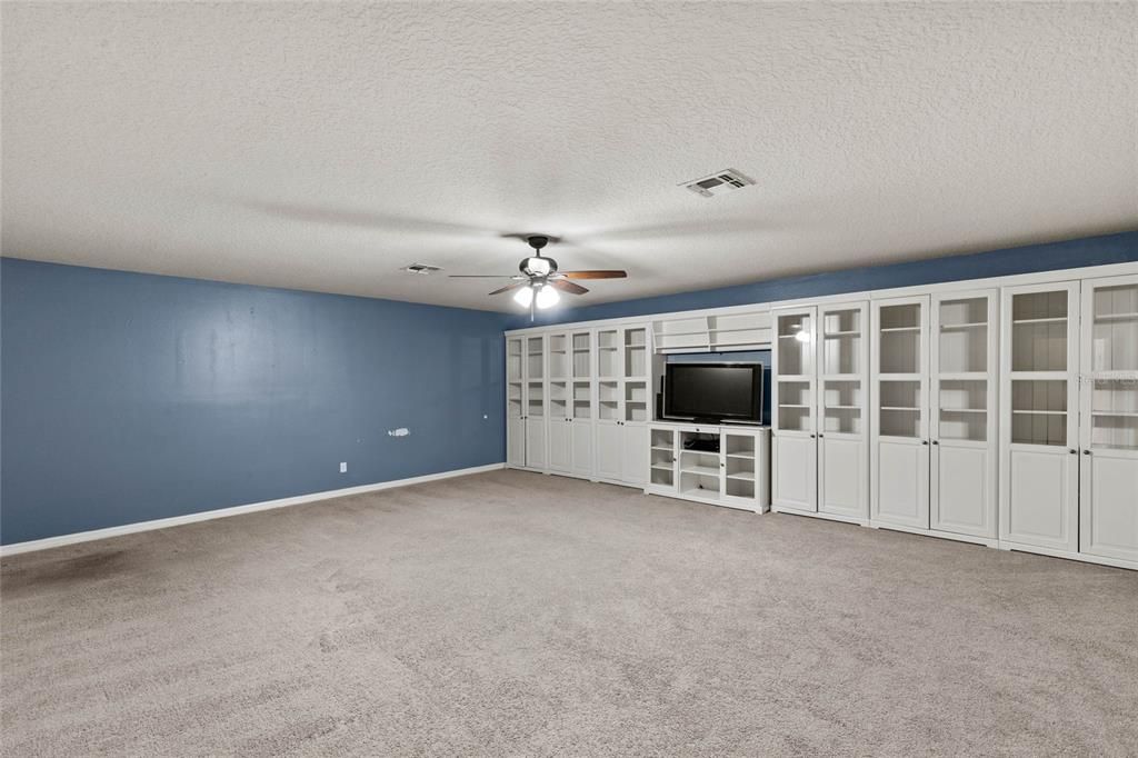 Look at this 19x23 bonus room downstairs!