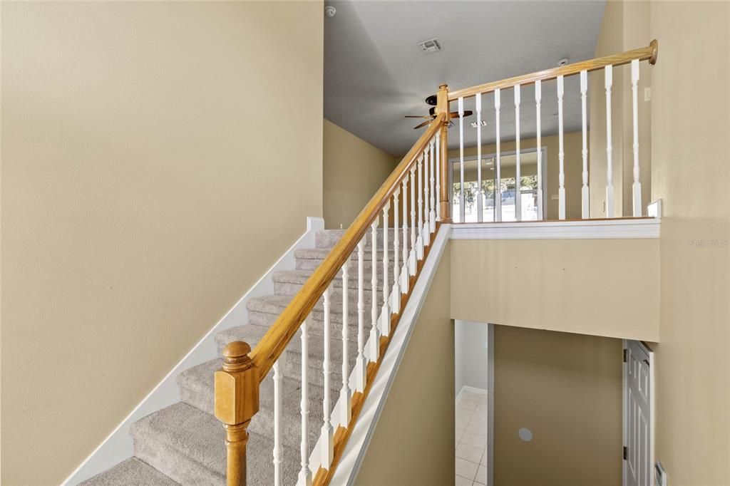 Open staircase to downstairs