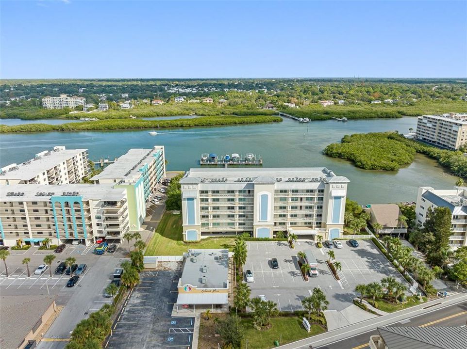 For Sale: $1,225,500 (3 beds, 2 baths, 1640 Square Feet)