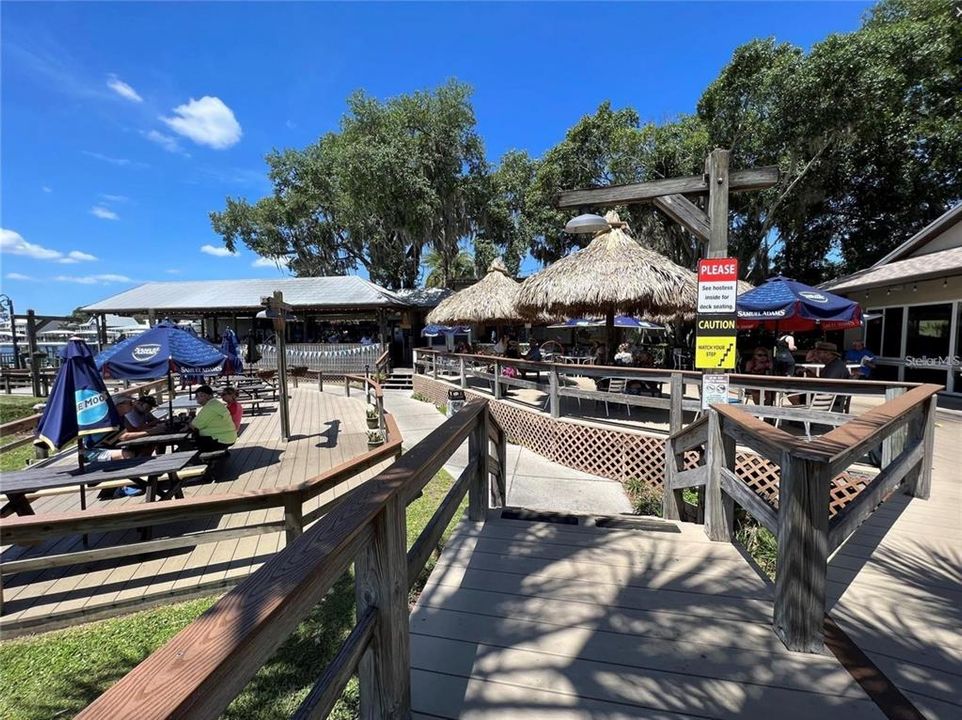 Famous Crackers Pier Front Restaurant