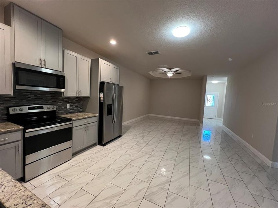 For Rent: $1,600 (3 beds, 2 baths, 1185 Square Feet)