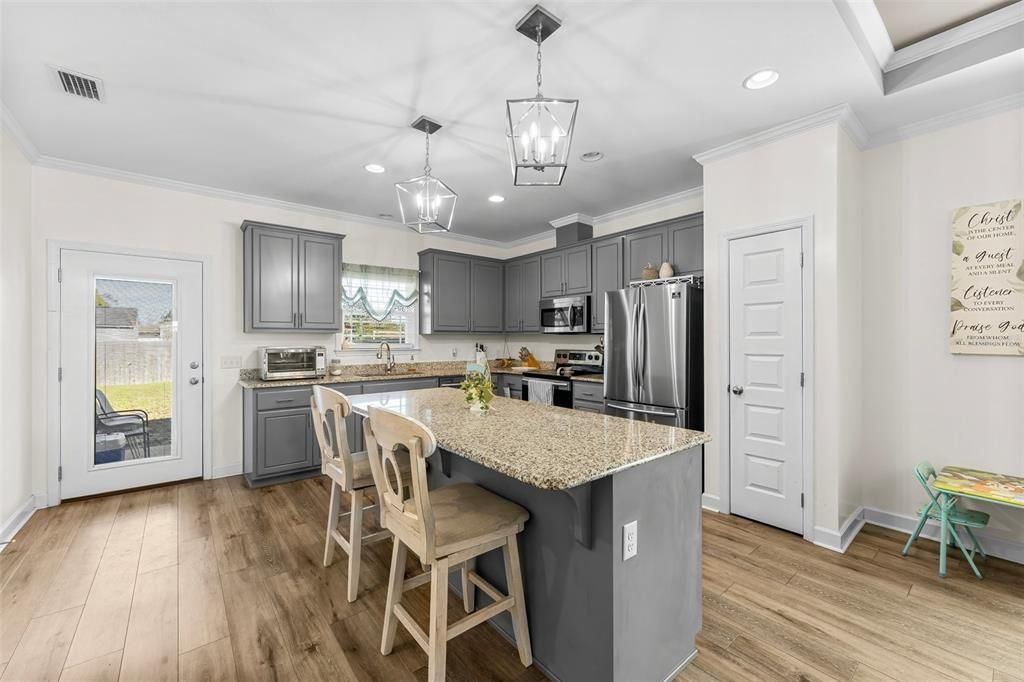 На продажу: $310,000 (3 спален, 2 ванн, 1456 Квадратных фут)