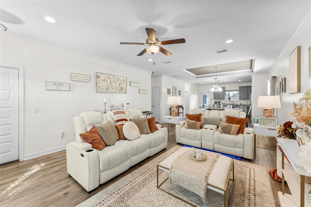 На продажу: $310,000 (3 спален, 2 ванн, 1456 Квадратных фут)