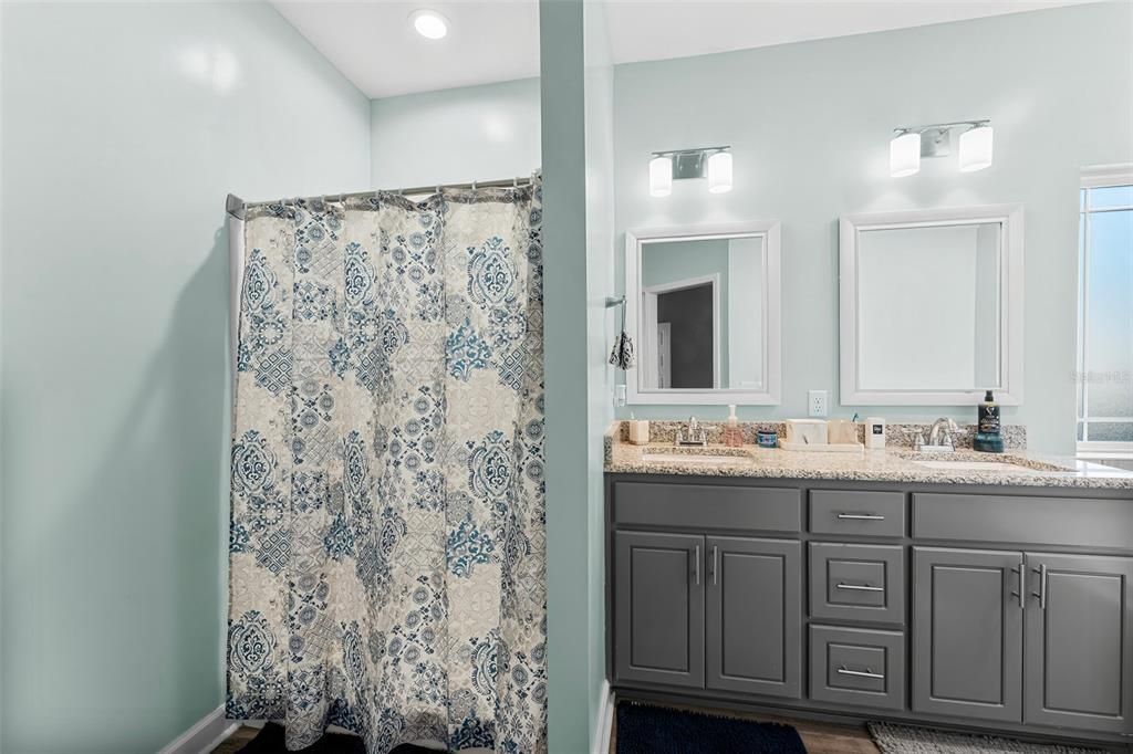 На продажу: $310,000 (3 спален, 2 ванн, 1456 Квадратных фут)