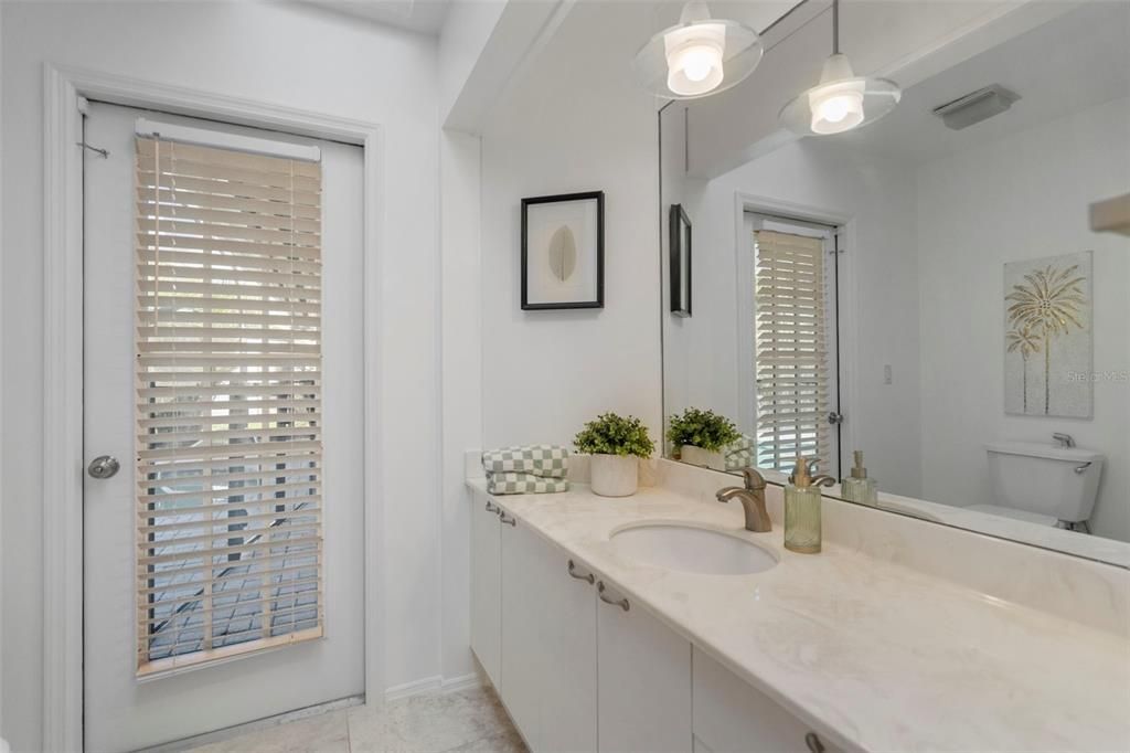 2nd bathroom, access to lanai