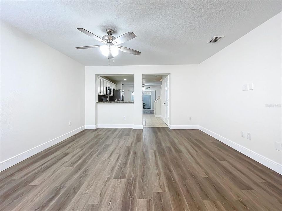 For Sale: $265,000 (2 beds, 1 baths, 1252 Square Feet)