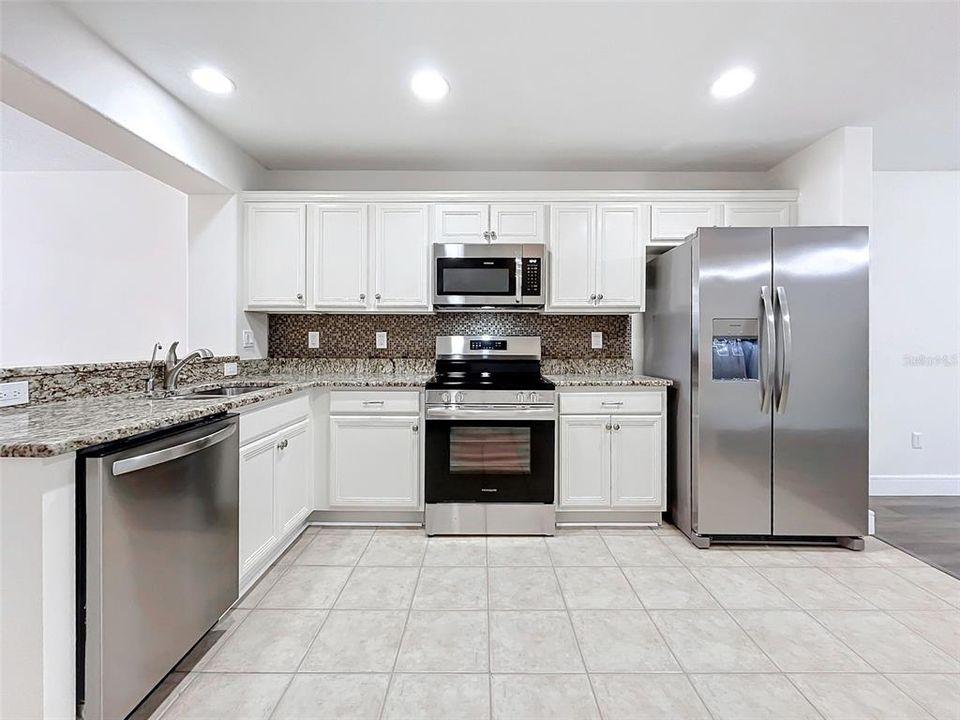 For Sale: $265,000 (2 beds, 1 baths, 1252 Square Feet)