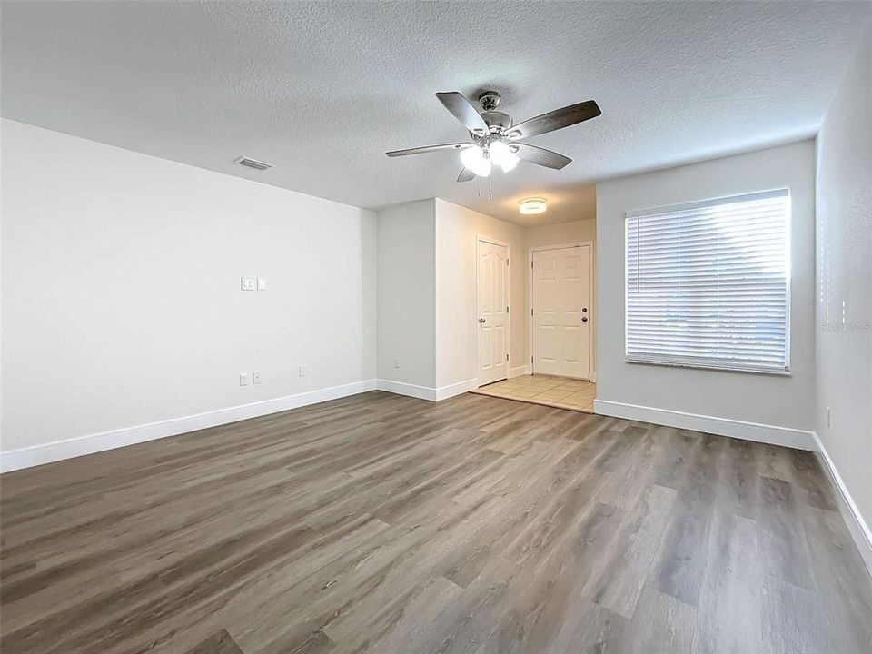 For Sale: $265,000 (2 beds, 1 baths, 1252 Square Feet)